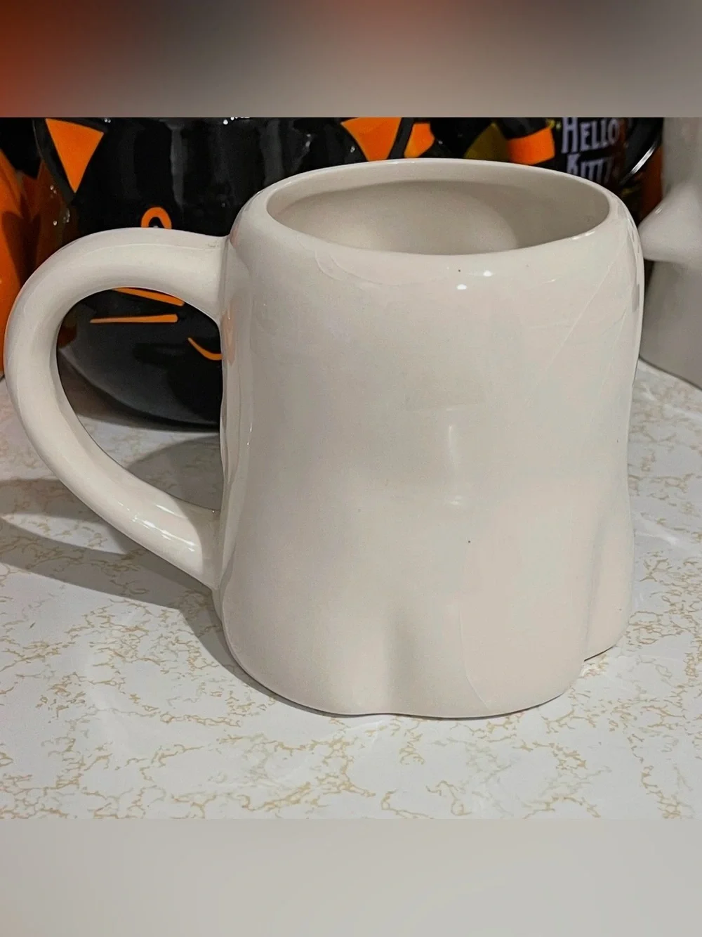 HALLOWEEN SPOOKY CUTE GHOST HOLDING BAT CERAMIC MUG COFFEE CUP KITSCHY RARE